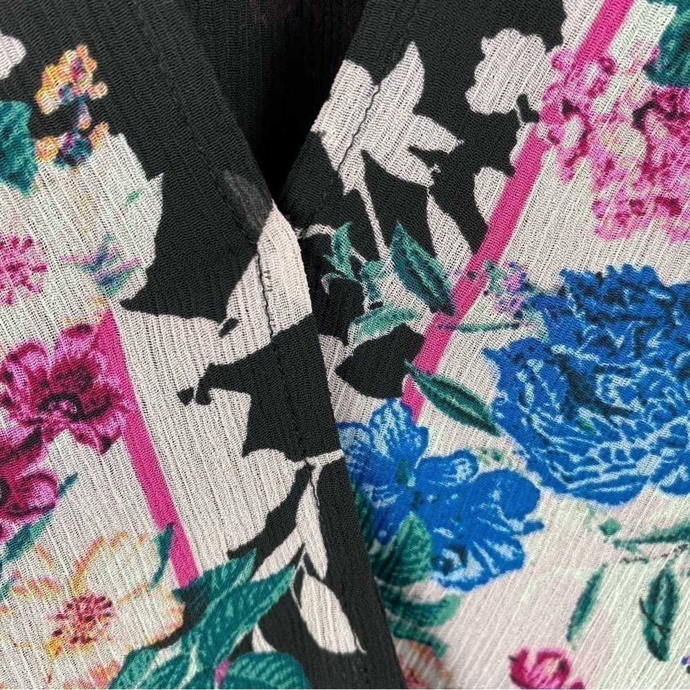 ✨3/$20✨ Guess Los Angeles Floral Faux Wrap Blouse Small Sheer Bell Sleeve Top - Picture 8 of 14